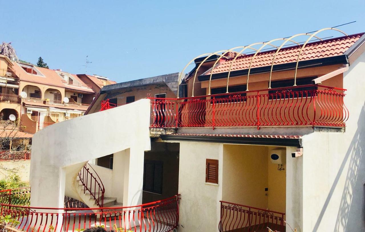 La Casa Del Sole Sorgente Appartement Letojanni Buitenkant foto