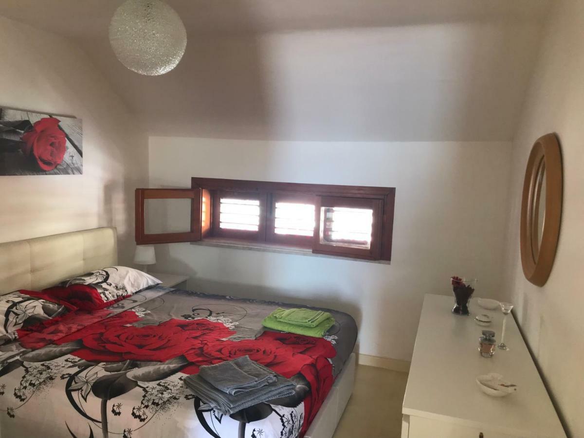 La Casa Del Sole Sorgente Appartement Letojanni Buitenkant foto